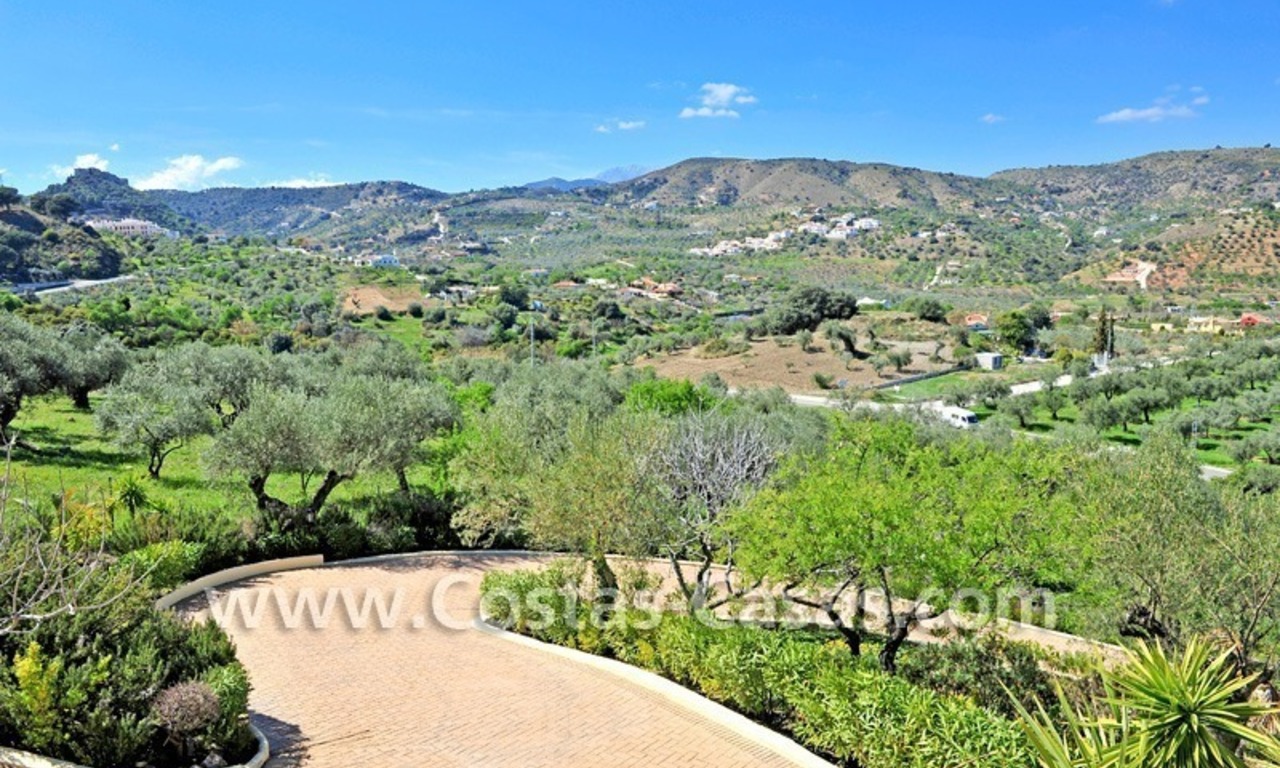 Villa – Finca te koop in Monda aan de Costa del Sol in Andalusië in Zuid-Spanje 8
