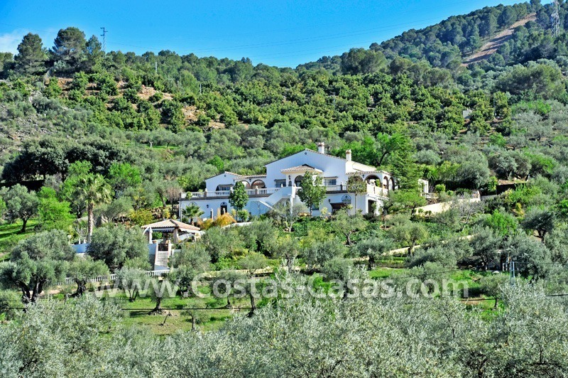 Villa – Finca te koop in Monda aan de Costa del Sol in Andalusië in Zuid-Spanje