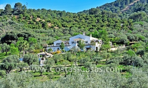 Villa – Finca te koop in Monda aan de Costa del Sol in Andalusië in Zuid-Spanje 