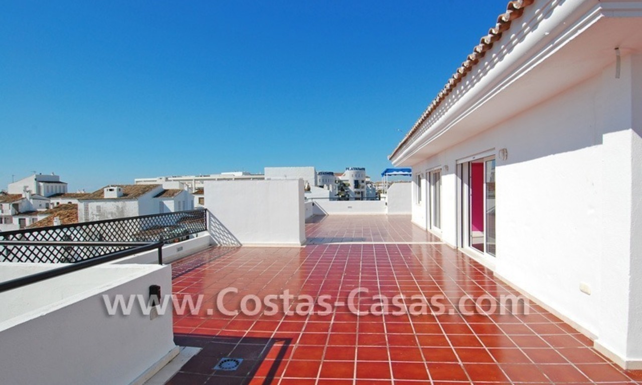 Uniek dubbel penthouse appartement te koop in centraal Puerto Banus te Marbella 1
