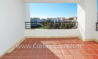 Uniek dubbel penthouse appartement te koop in centraal Puerto Banus te Marbella 7