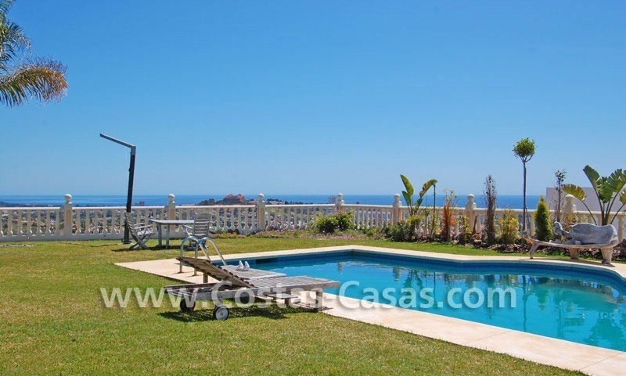 Golf villa te koop in een up-market gebied van Nueva Andalucia te Marbella 2