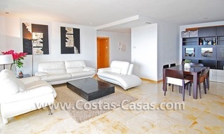 Modern luxe appartement te koop in Marbella 7