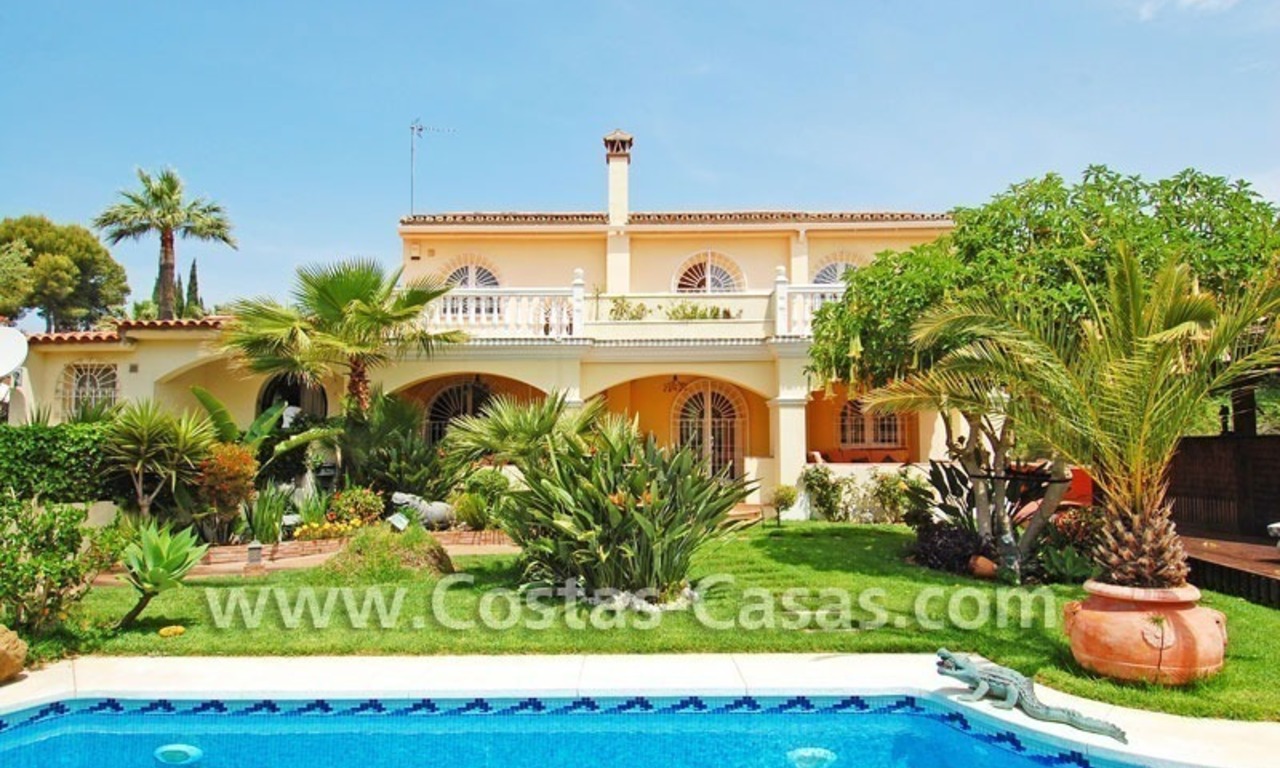 Koopje! Villa te koop vlakbij Puerto Banus in Nueva Andalucia te Marbella 0
