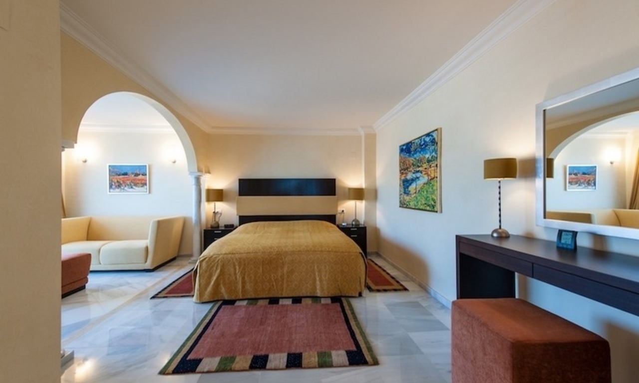 Luxe golf appartement te koop in Nueva Andalucia te Marbella 5