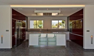 Moderne stijl luxe villa te koop in Marbella 7