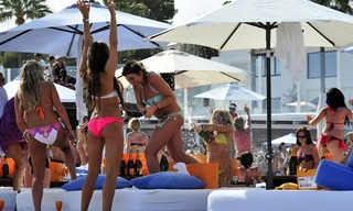 Champagne party Mei in Ocean Club Marbella 1