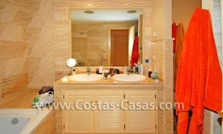 Ruim luxe dubbel appartement te koop in Nueva Andalucia te Marbella 18
