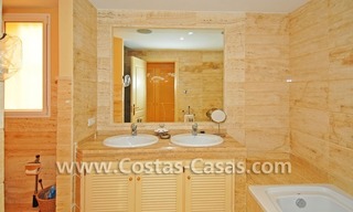 Ruim luxe dubbel appartement te koop in Nueva Andalucia te Marbella 19