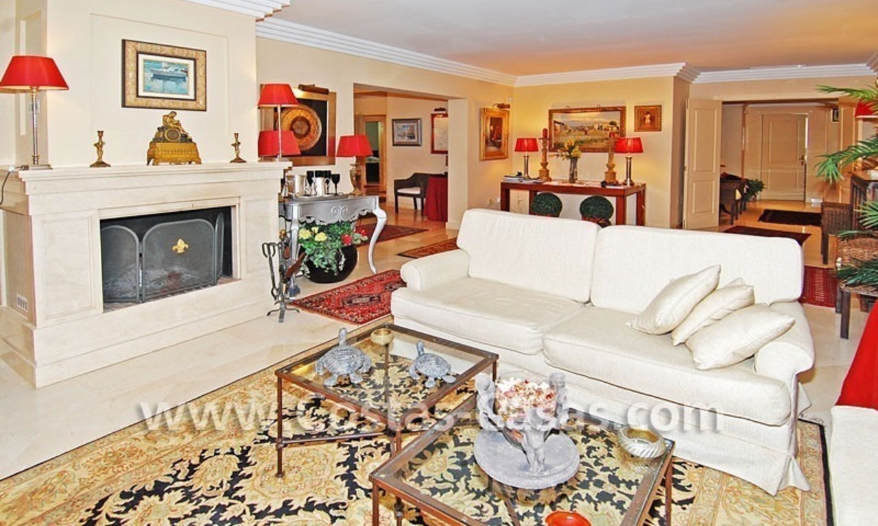 Ruim luxe dubbel appartement te koop in Nueva Andalucia te Marbella 9