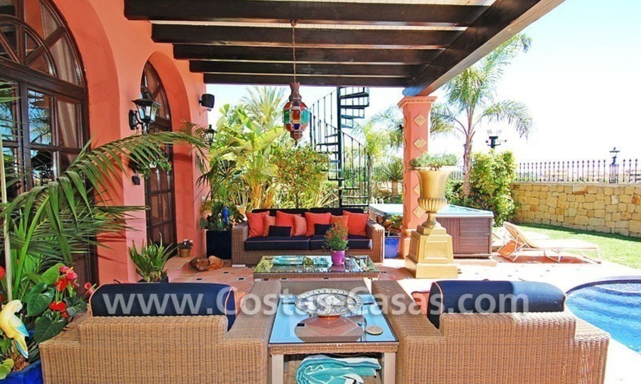 Exclusieve villa in Andalusische stijl te koop op de Golden Mile in Marbella 2