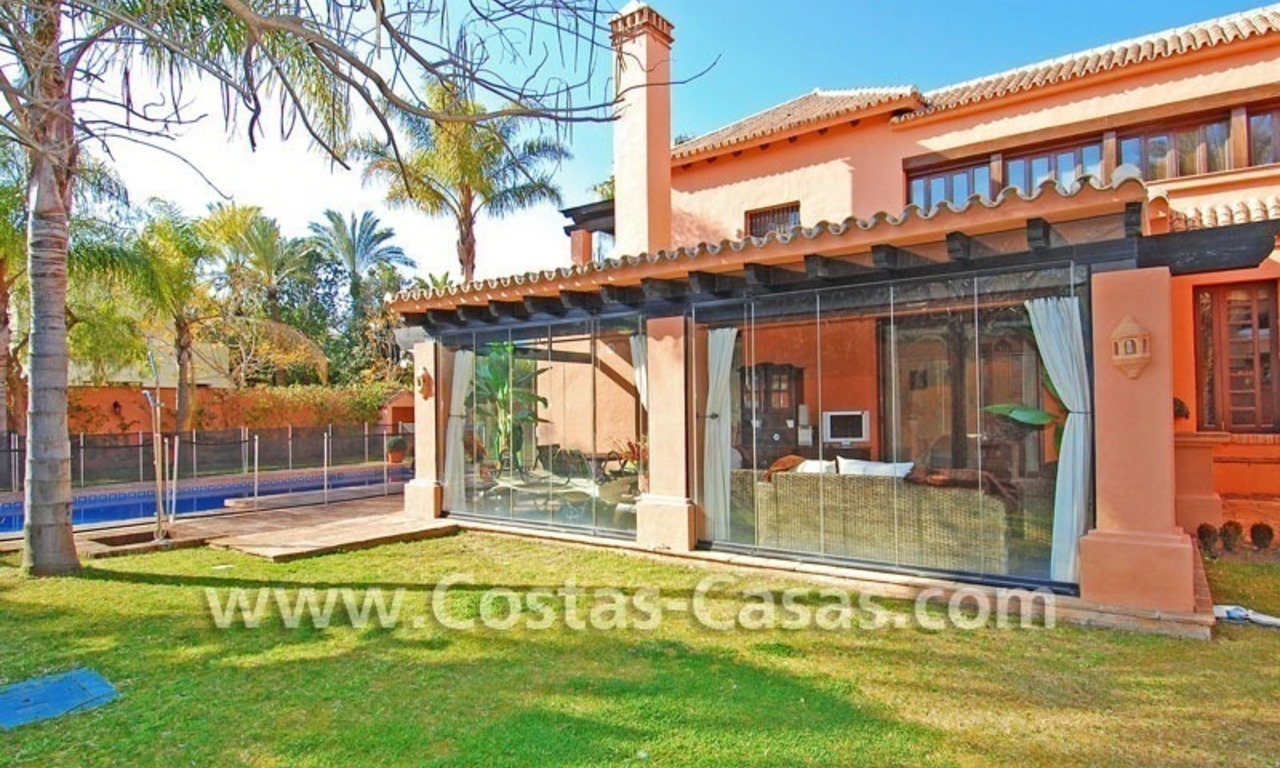 Luxe beachside villa te koop vlakbij het strand in Puerto Banus – Marbella 3
