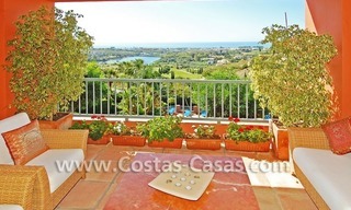 Koopje! Luxe golf appartement te koop op een golfresort in het gebied van Marbella – Benahavis – Estepona 1