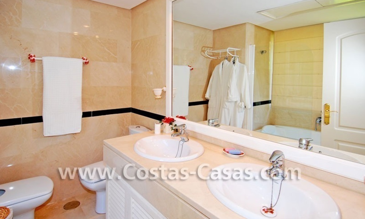 Ruim luxe penthouse appartement te koop op de Golden Mile in Marbella 16