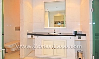 Frontline beach appartement te koop, eerstelijnstrand, Estepona - Marbella 31