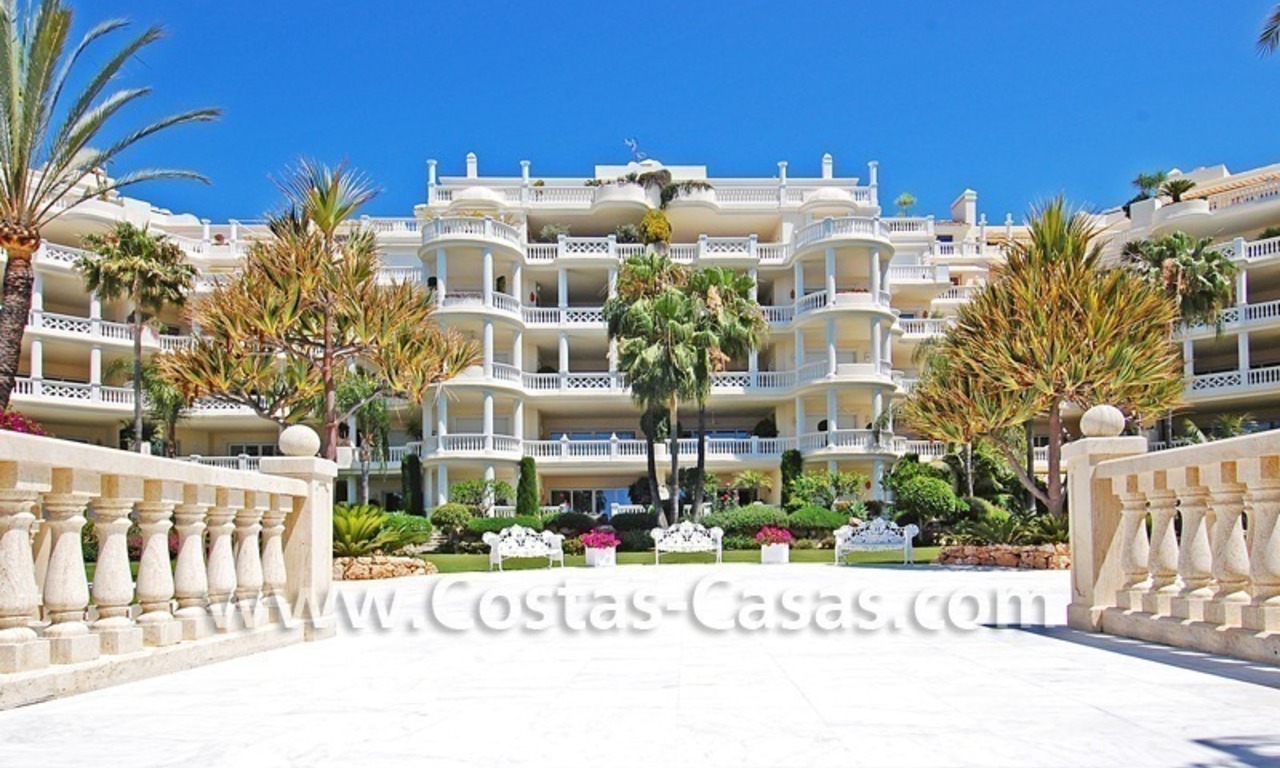 Frontline beach appartement te koop, eerstelijnstrand, Estepona - Marbella 3