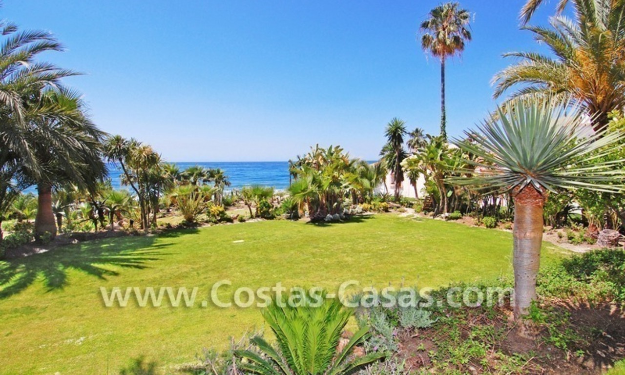 Exclusief beachfront appartement te koop, eerstelijnstrand, Marbella - Estepona 2