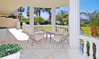 Exclusief beachfront appartement te koop, eerstelijnstrand, Marbella - Estepona 5