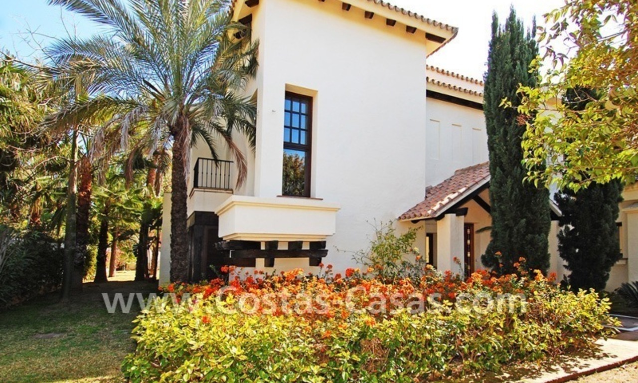 Luxe villa te koop vlakbij het strand in Puerto Banus te Marbella 3