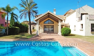 Luxe villa te koop vlakbij het strand in Puerto Banus te Marbella 1