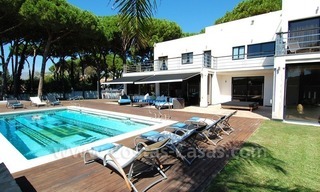 Moderne villa te huur voor vakanties direct aan de duinen gelegen in Marbella 3