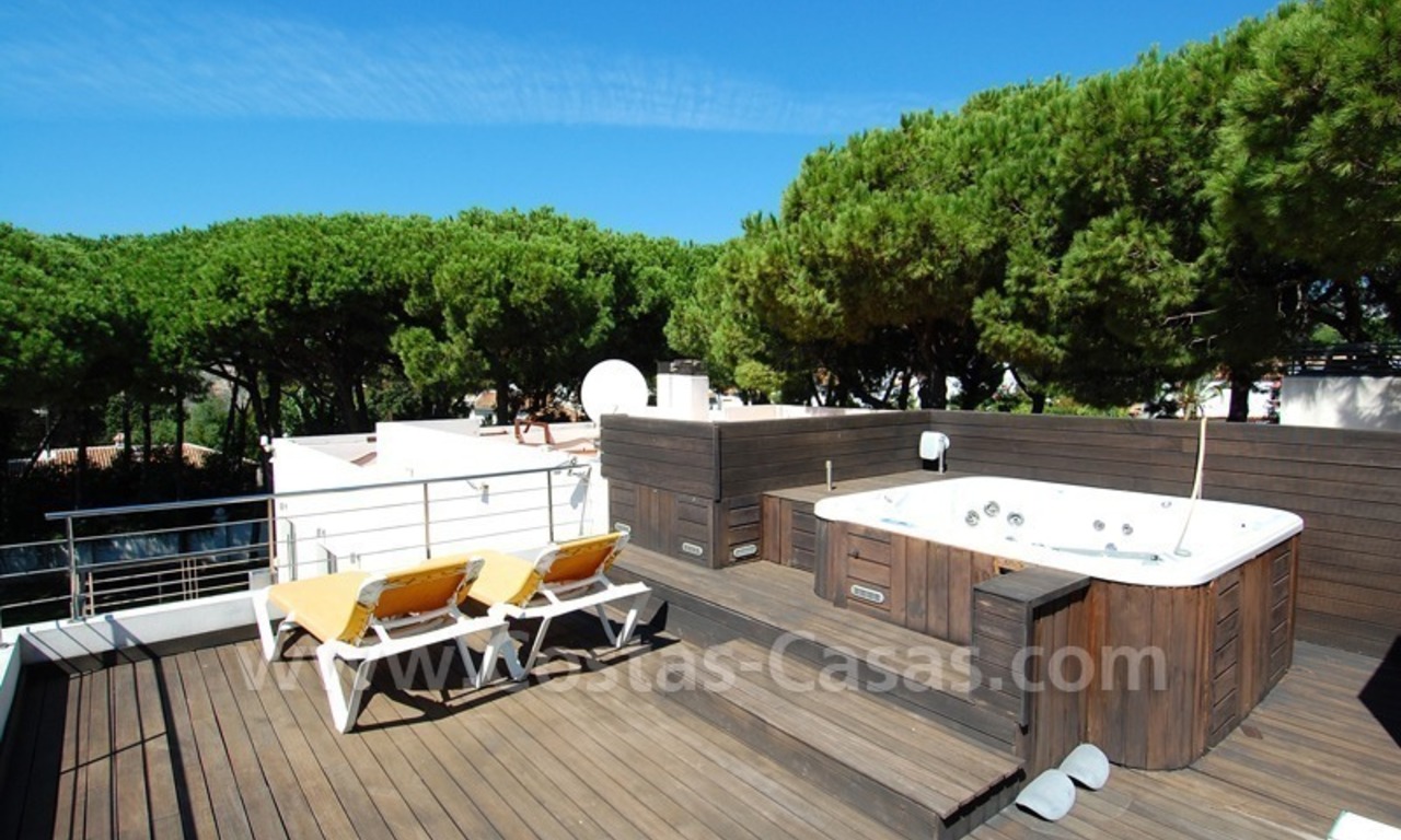 Moderne villa te huur voor vakanties direct aan de duinen gelegen in Marbella 14