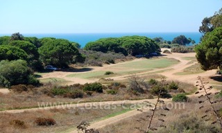 Moderne villa te huur voor vakanties direct aan de duinen gelegen in Marbella 13