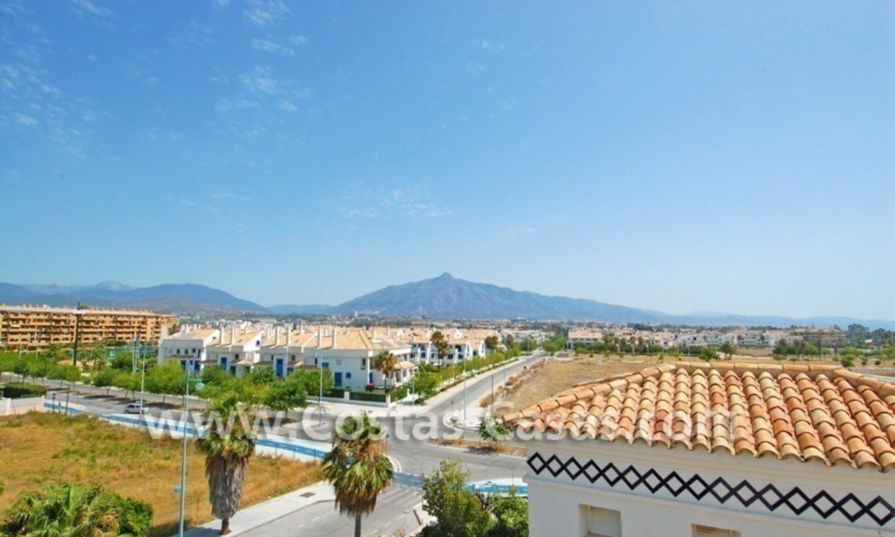 Vierslaapkamer penthouse appartement te koop in een eerstelijnstrand complex in Marbella 4