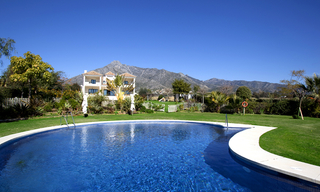 Exclusieve villa te koop in een moderne-Andalusische stijl op de Golden Mile in Marbella 1