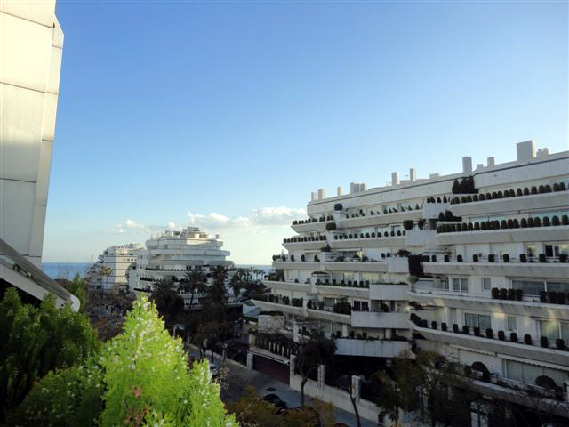 Koopje! Penthouse appartement te koop, tweedelijn strand centrum Marbella