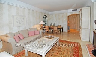 Te huur in Marbella - Benahavis: Luxueus en trendy appartement in Mediterrane stijl 0