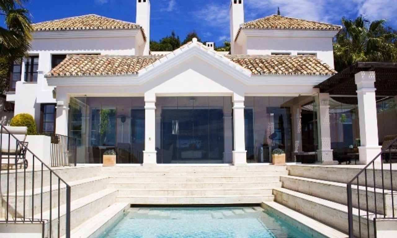 Luxe villa te koop in een exclusief golfresort in het gebied van Marbella - Benahavis 1