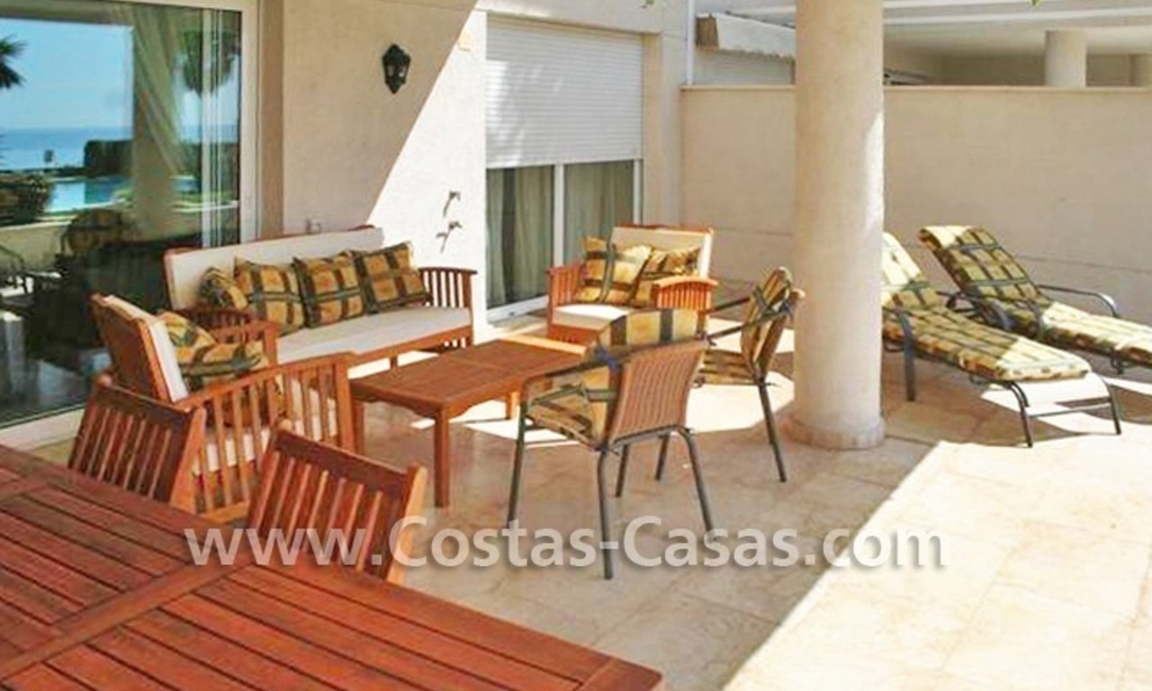 Appartement te koop direct aan het strand aan de New Golden Mile tussen Marbella en Estepona centrum 9
