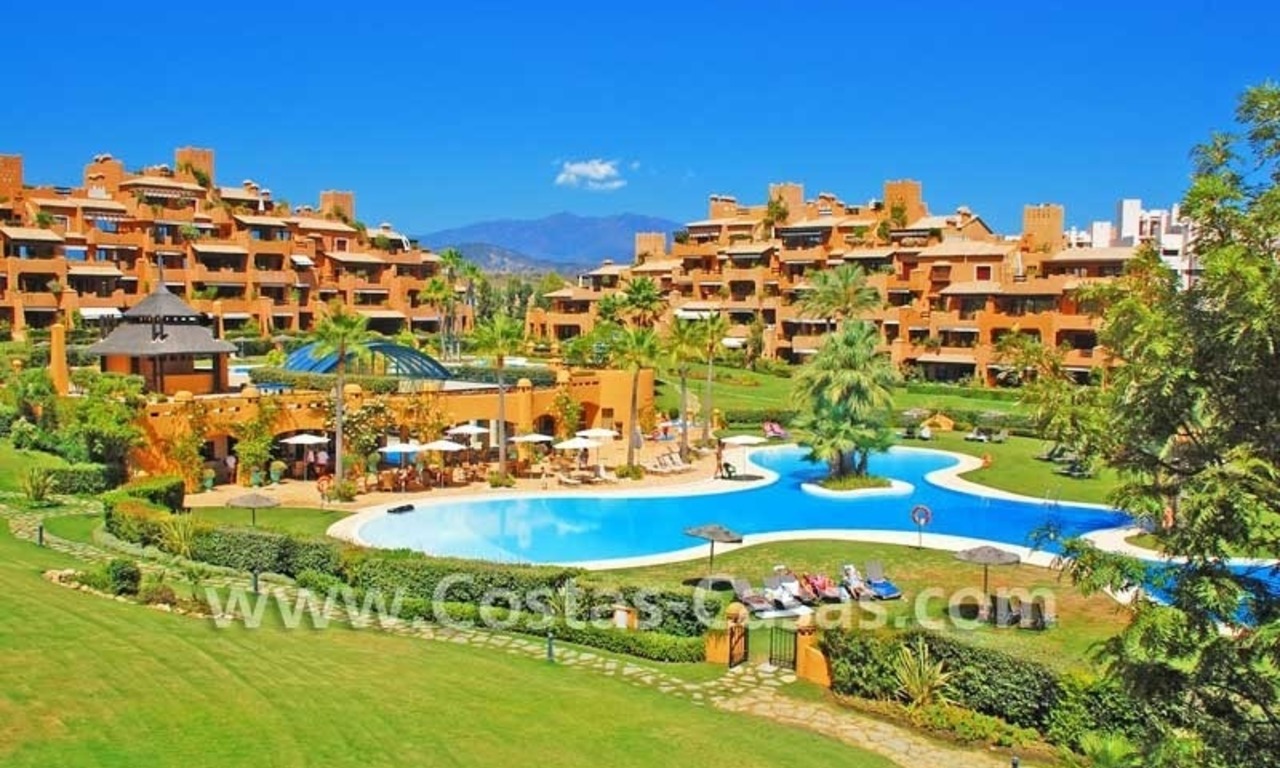 Luxe eerstelijnstrand appartement te koop, strandcomplex, New Golden Mile, Marbella - Estepona 22
