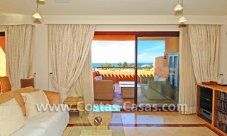 Luxe 4 slaapkamer penthouse appartement te koop dichtbij het strand in Marbella 10
