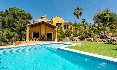 Koopje! Luxe villa te koop op golfresort, Marbella - Benahavis