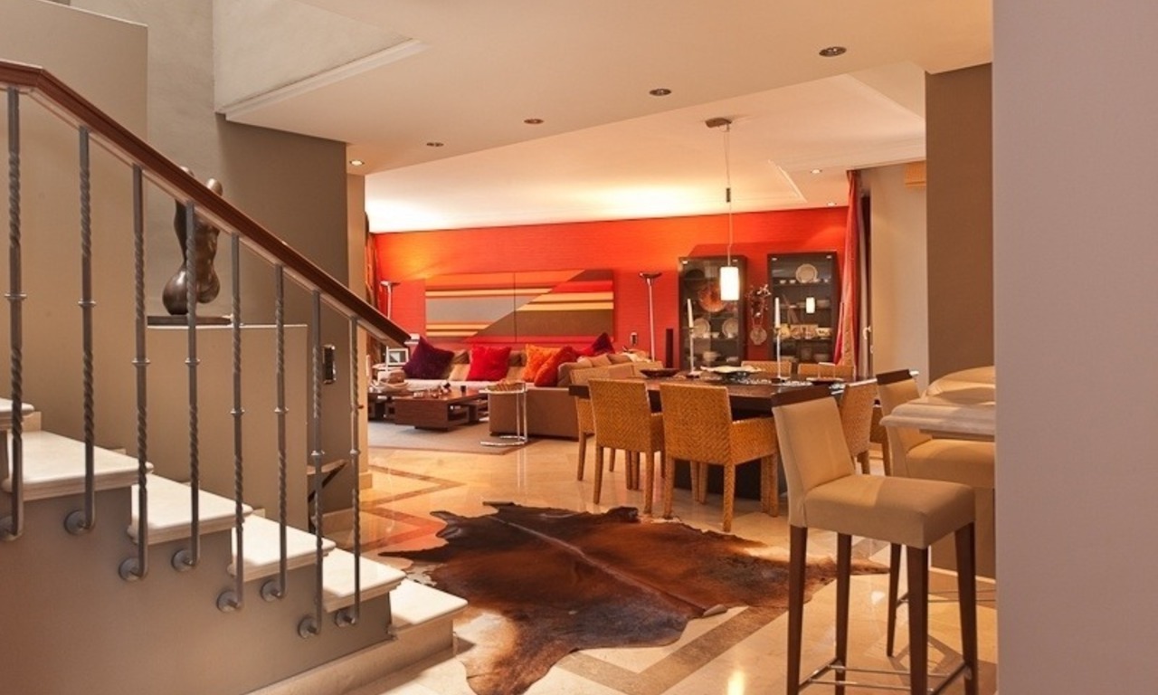 Exclusief penthouse appartement te koop in een eerstelijnstrand complex, New Golden Mile, Marbella - Estepona 11
