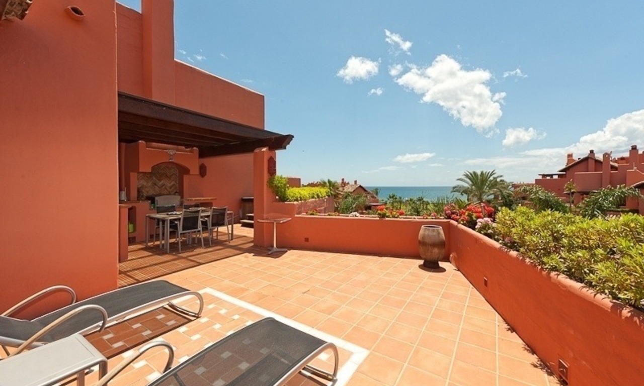 Exclusief penthouse appartement te koop in een eerstelijnstrand complex, New Golden Mile, Marbella - Estepona 7