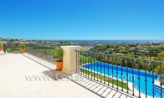 Luxe villa te koop in een exclusief golfresort, New Golden Mile, Marbella - Benahavis - Estepona 26