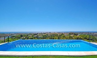 Luxe villa te koop in een exclusief golfresort, New Golden Mile, Marbella - Benahavis - Estepona 4