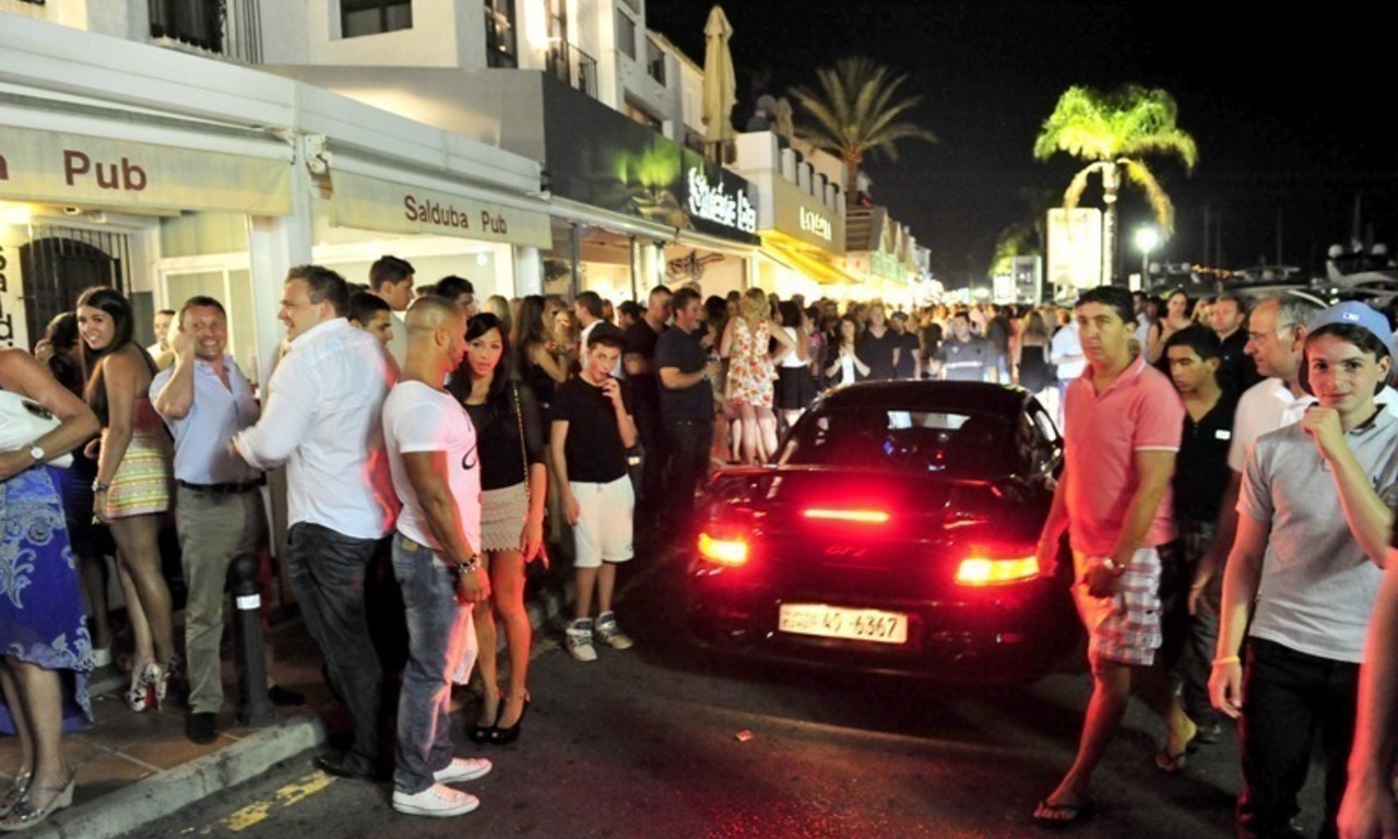 Het Dag- en Nachtleven in Puerto Banus Marbella 11
