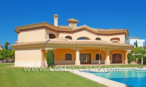 Nieuwe luxe Andalusische stijl villa te koop, exclusief golfresort, New Golden Mile, Marbella - Benahavis - Estepona 