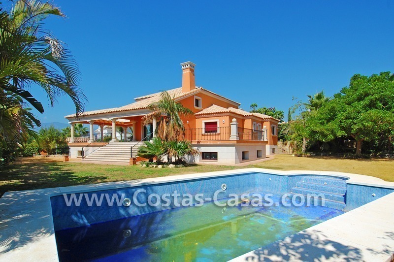 Nieuwe luxe villa te koop gelegen op een exclusief golfresort,tussen Marbella, Benahavis en Estepona centrum
