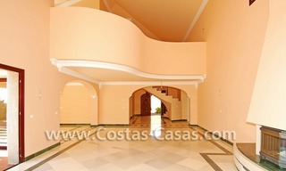 Nieuwe luxe villa te koop gelegen op een exclusief golfresort,tussen Marbella, Benahavis en Estepona centrum 11