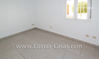 Koopje! Ruim en gerenoveerd appartement te koop nabij Puerto Banus in Nueva Andalucia te Marbella 10
