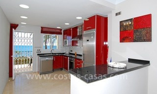 Eerstelijnstrand penthouse appartement te koop op de New Golden Mile tussen Marbella en Estepona 10