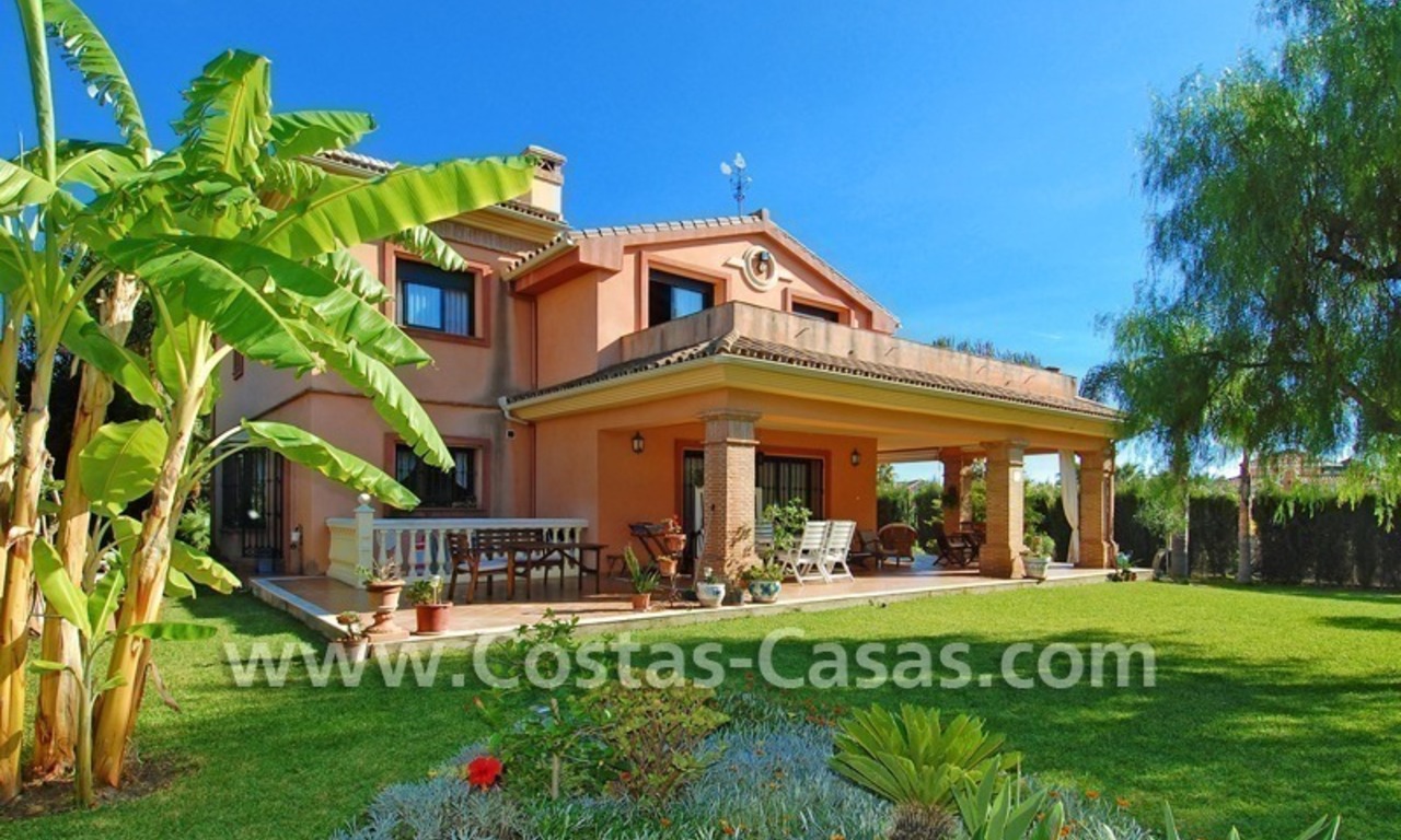 Luxe villa te koop in het gebied van Marbella – Benahavis – Estepona 0