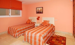 Koopje! Villa te koop in Nueva Andalucia te Marbella op loopafstand van het strand en Puerto Banus 16