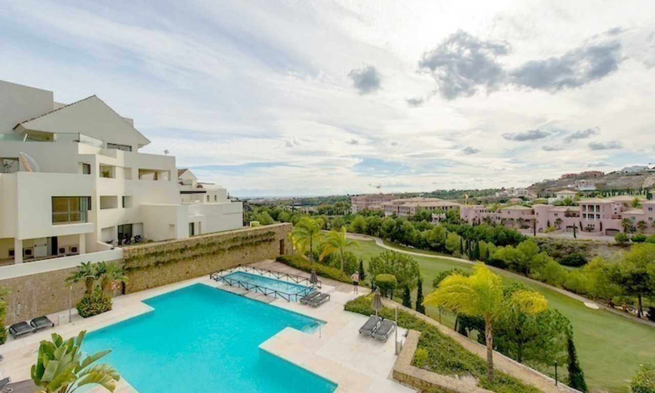 Luxe eerstelijngolf modern penthouse te koop, 5*golfresort, Marbella – Benahavis – Estepona 0