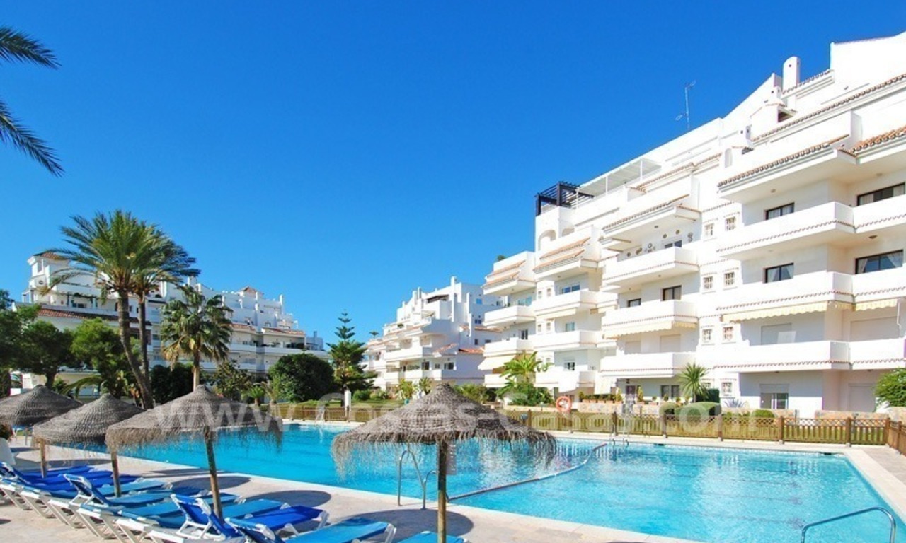 Ruim tuin appartement te koop in Nueva Andalucia te Marbella op wandelafstand van Puerto Banus 0